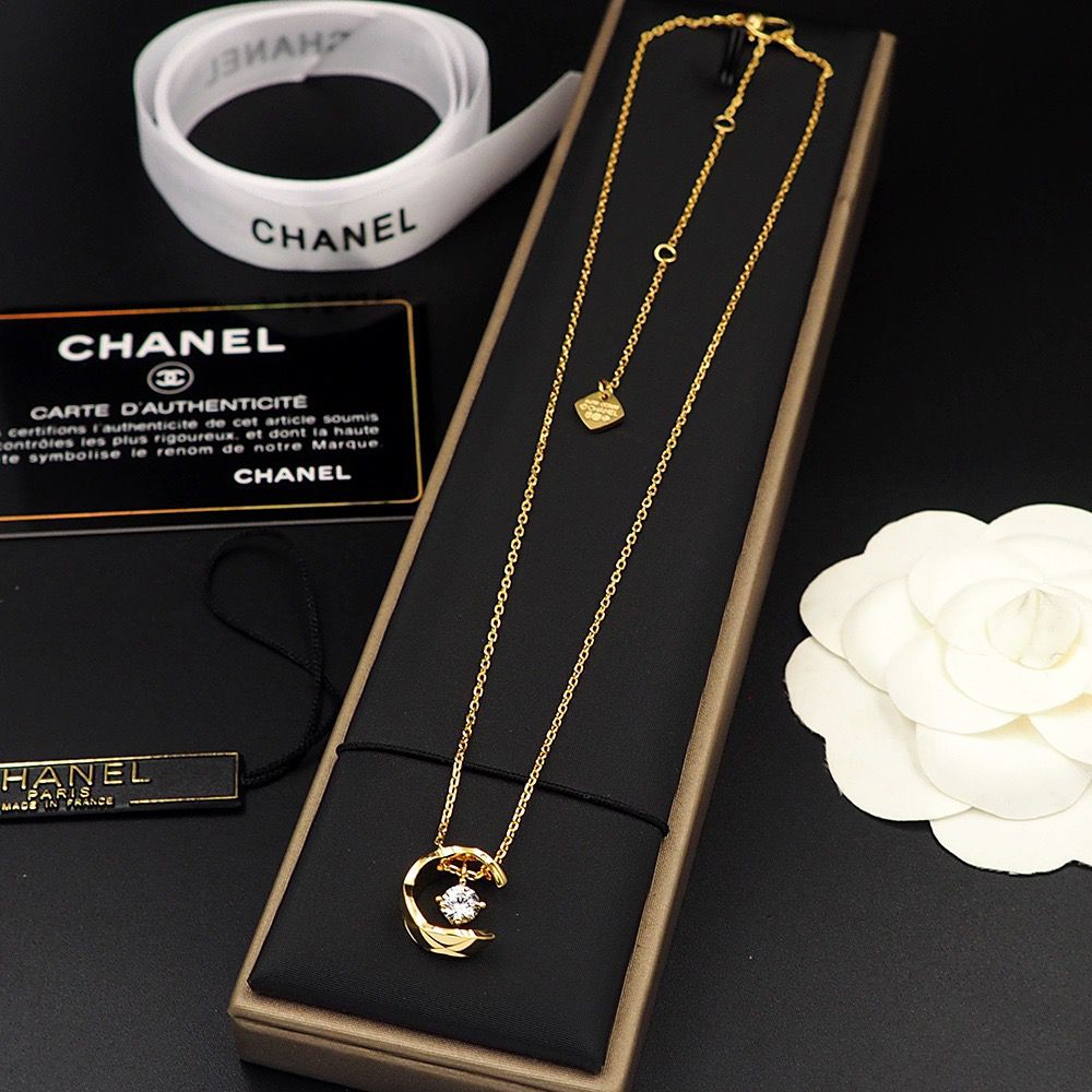 Chanel Necklace Crescent Pendant - Gold