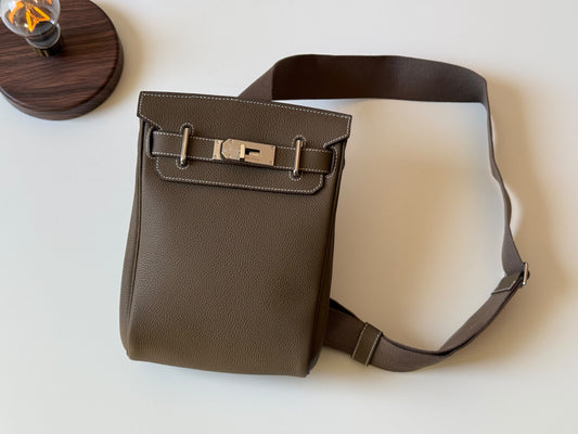 Hermès Crossbody Bag - Dark Brown