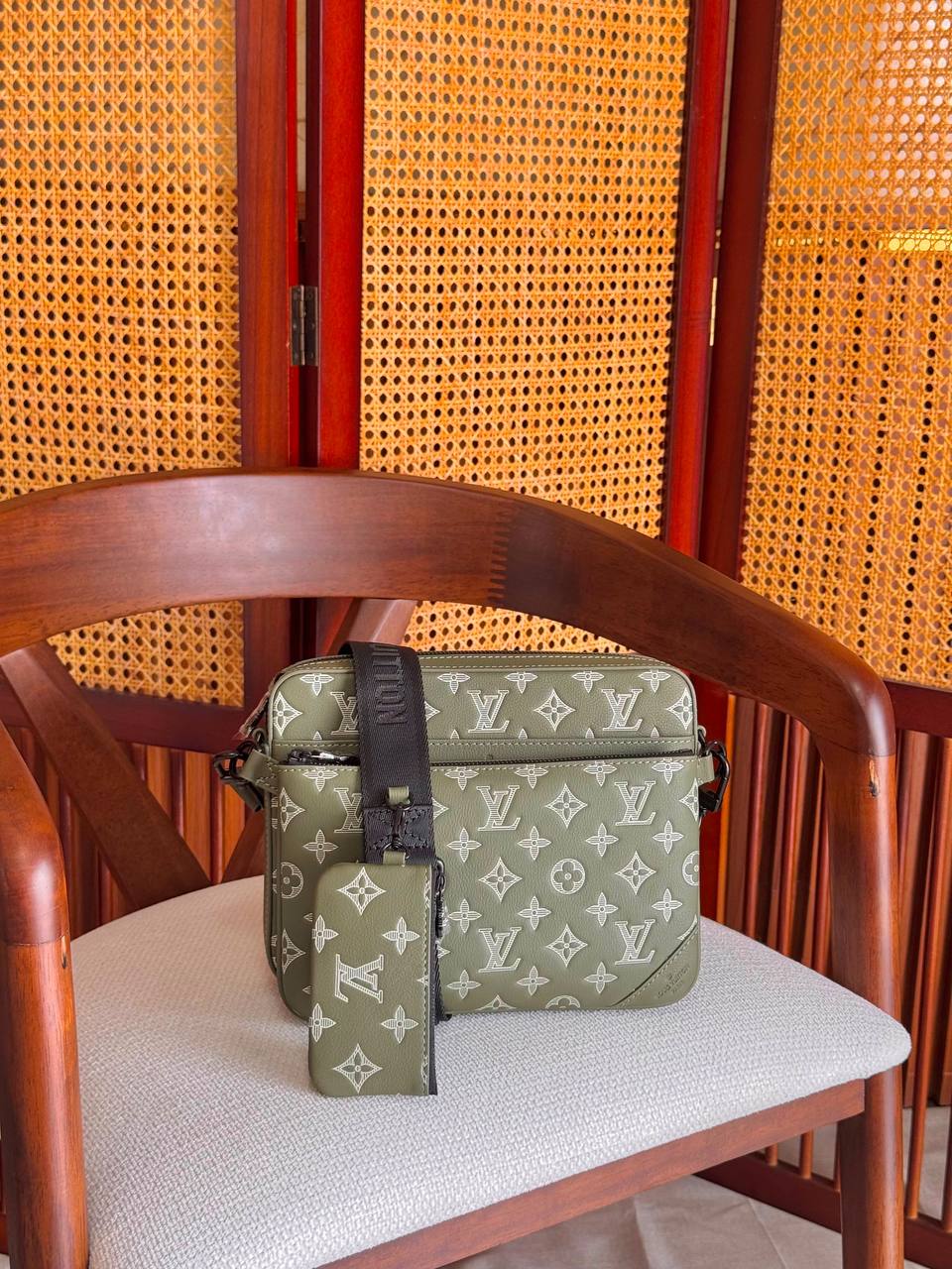 Louis Vuitton Messenger Bag - 