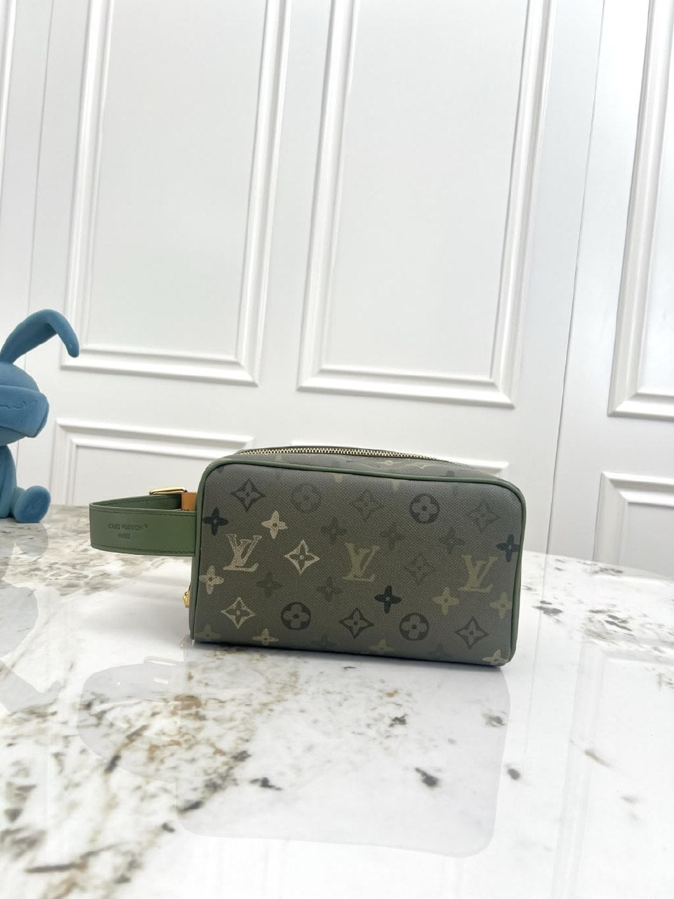 Louis Vuitton Makeup Bag Rectangular Case - Green Monogram
