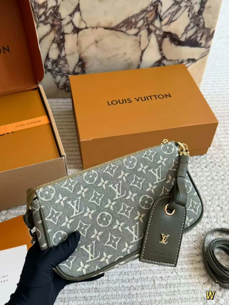Louis Vuitton Shoulder Bag - Grey Monogram