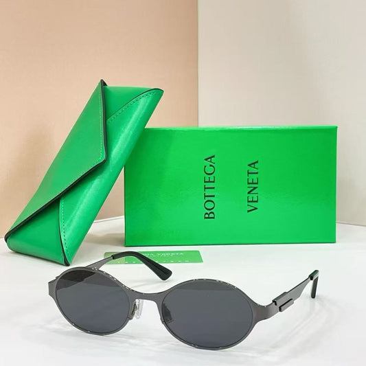 Bottega Veneta Oval Sunglasses - 