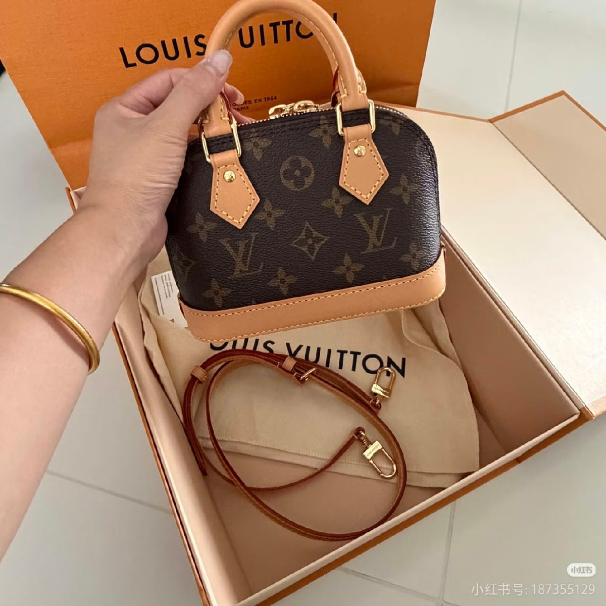 Louis Vuitton Handbag - Brown Monogram