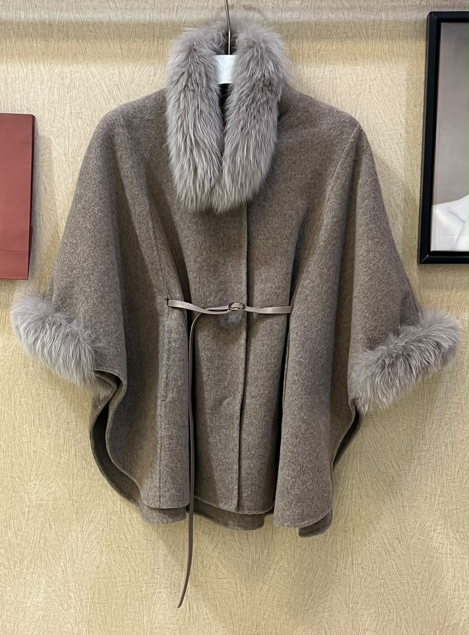 Loro Piana Cape - Taupe