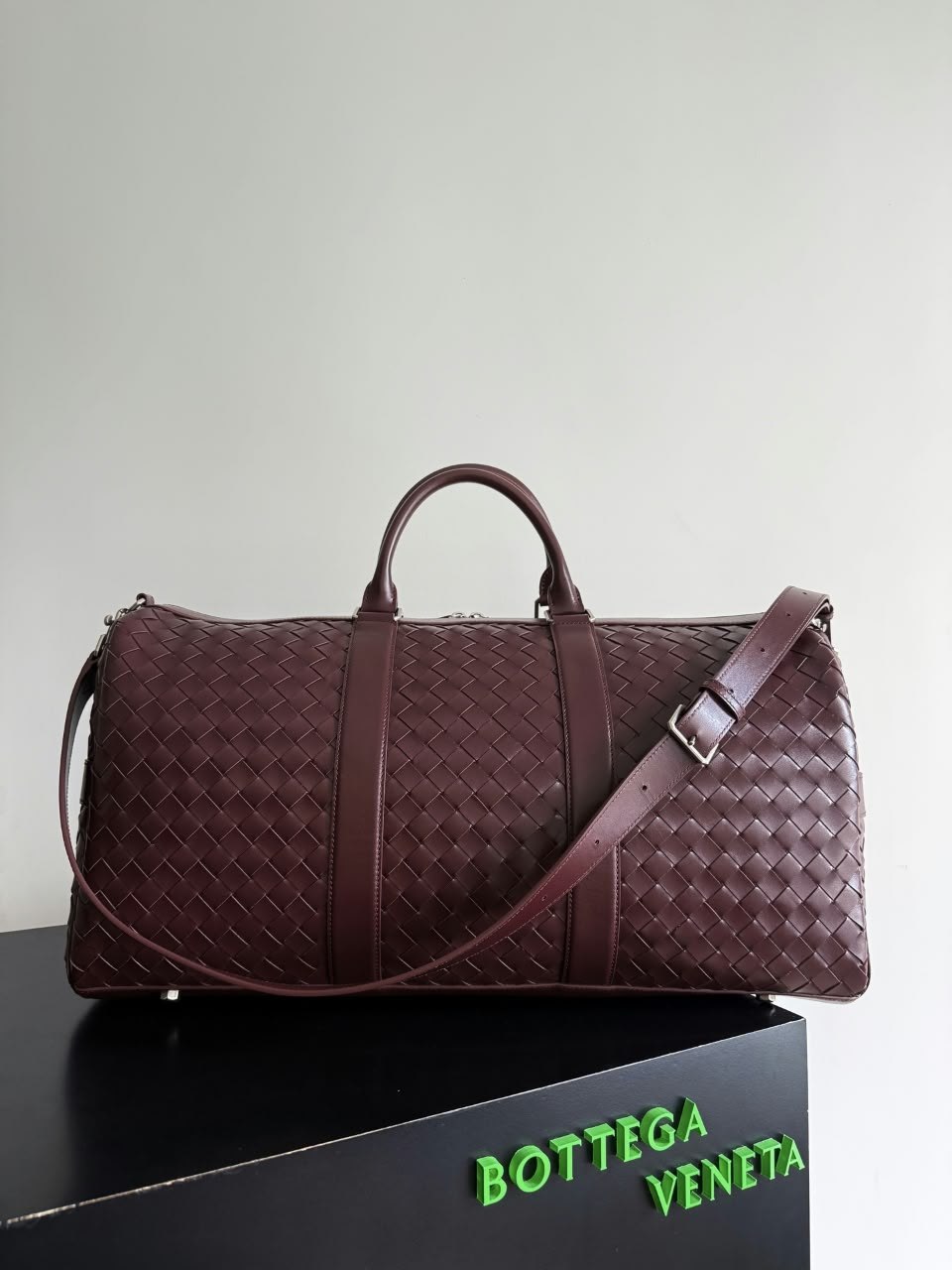 Bottega Veneta Woven Travel Bag - Burgundy