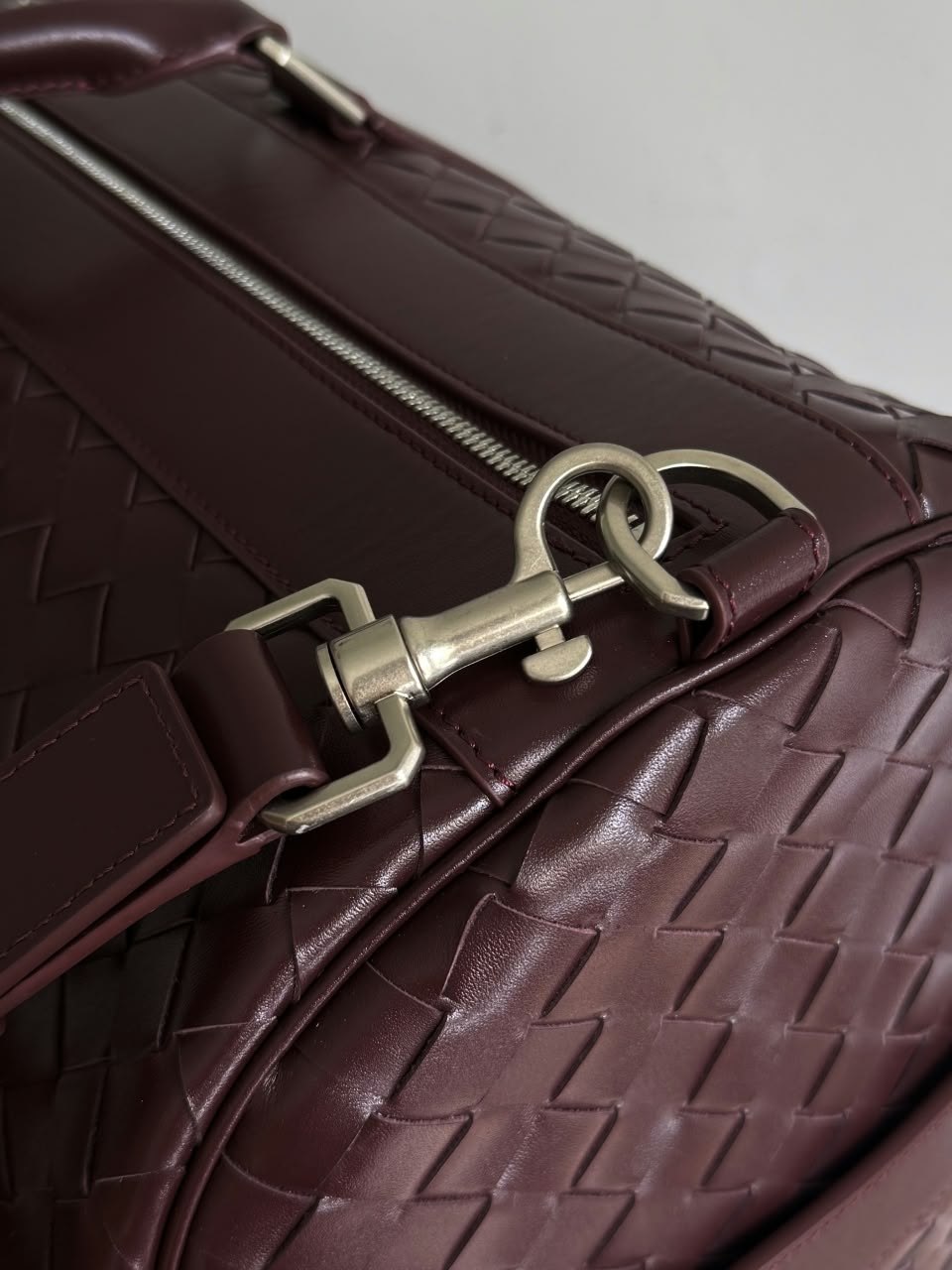 Bottega Veneta Woven Travel Bag - Burgundy