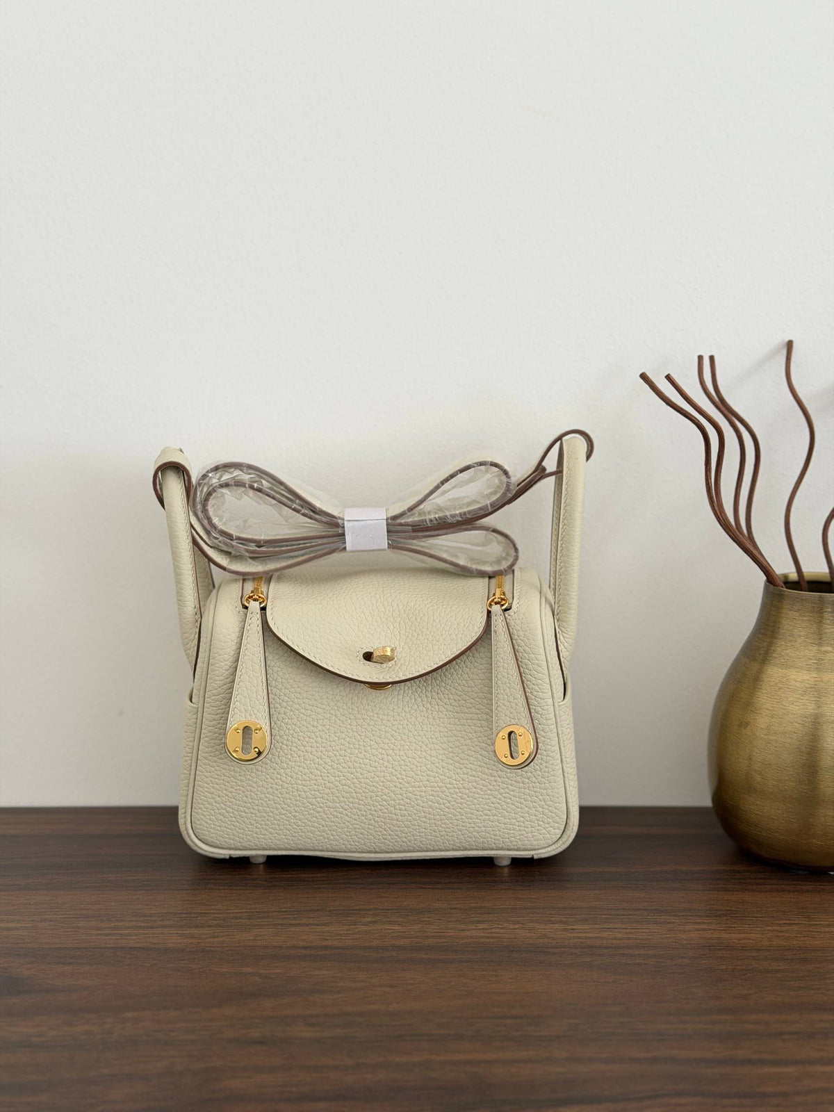Hermès Lindy Shoulder Bag - White