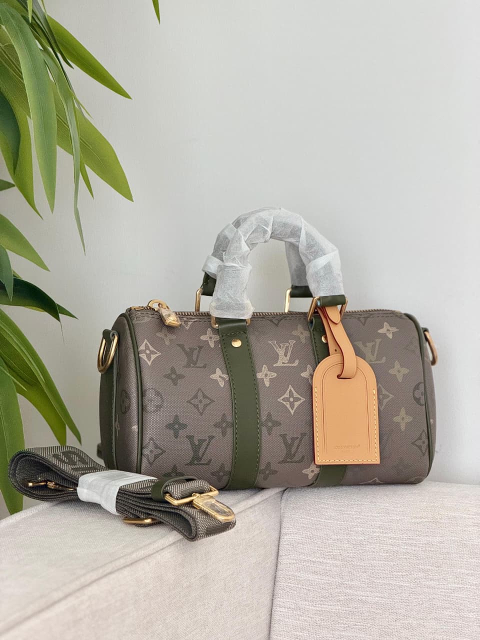 Louis Vuitton Keepall Bandouliere Shoulder Bag - Grey Monogram