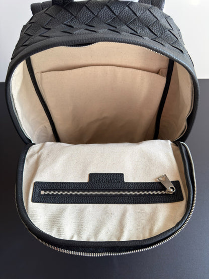 Bottega Veneta Backpack Rounded Pocket - Black