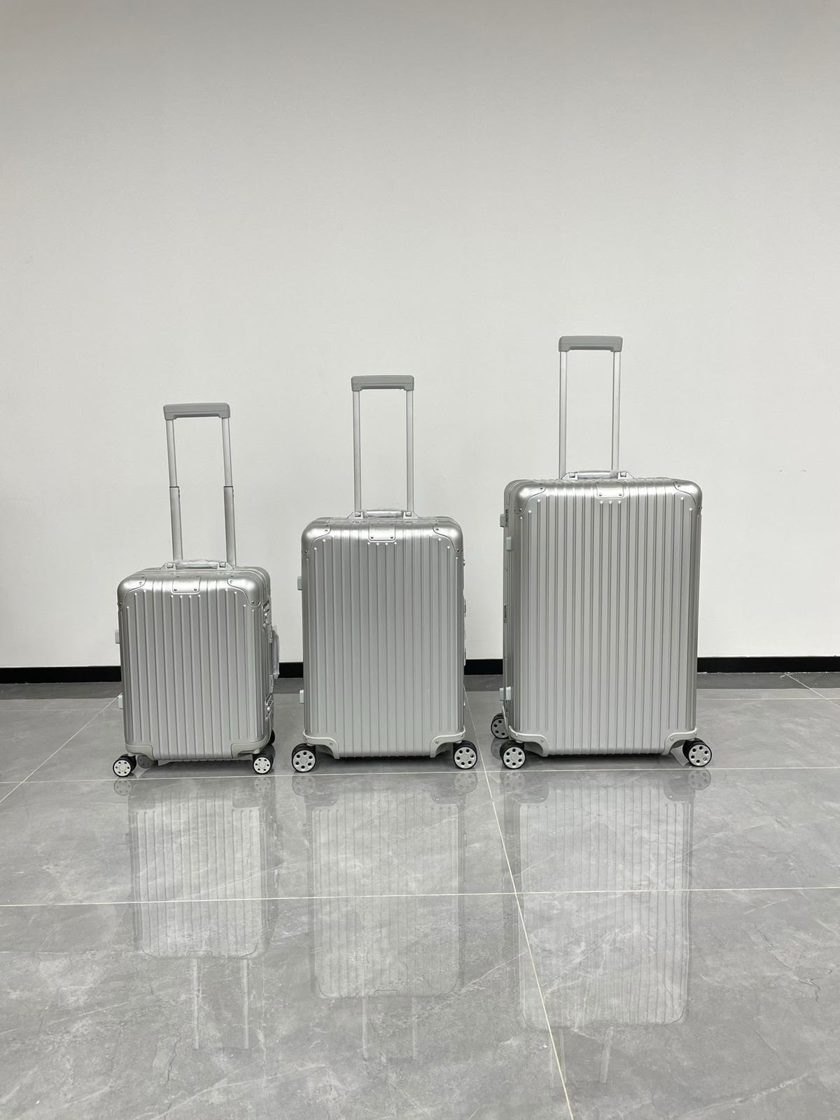 RIMOWA Suitcase - Silver