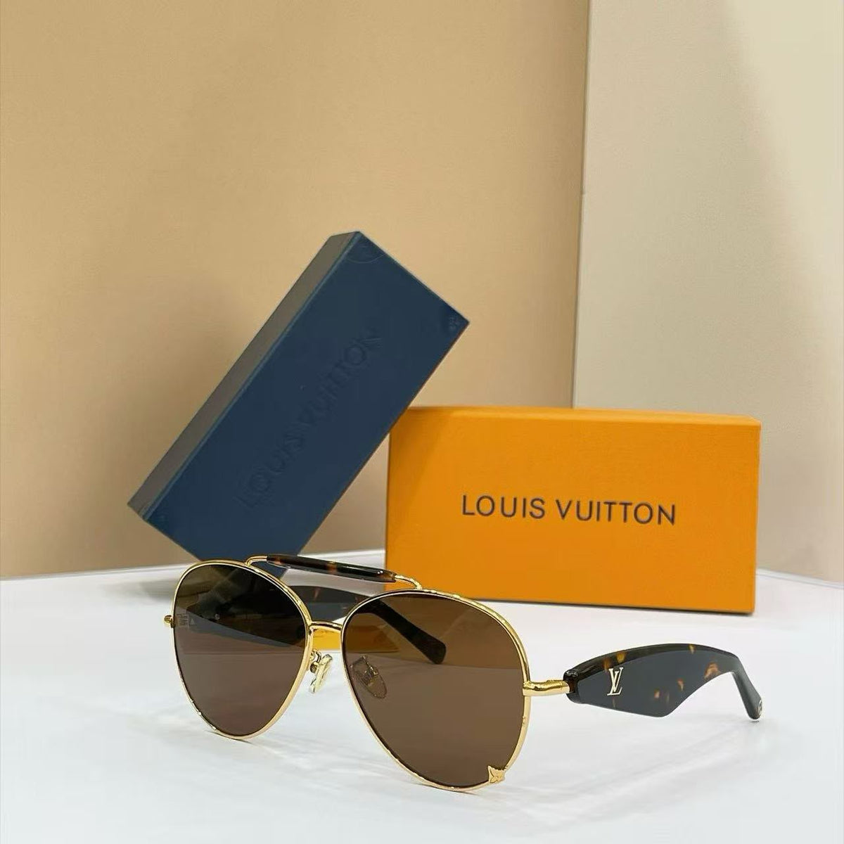 Louis Vuitton Aviator Sunglasses - 