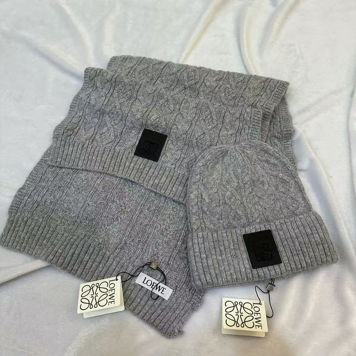 Loewe Scarf & Beanie - Grey