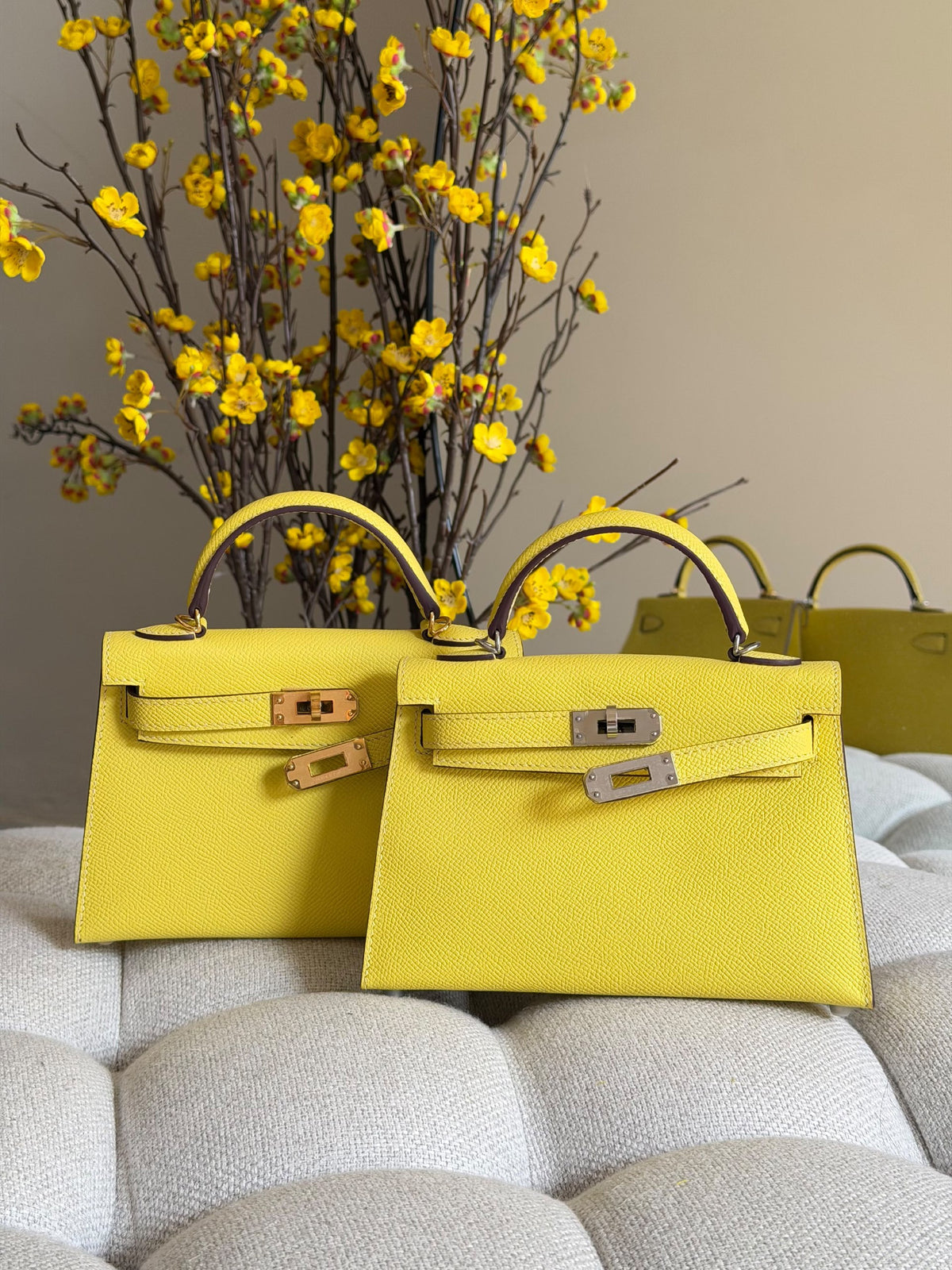 Hermès Top-Handle Handbag - Yellow
