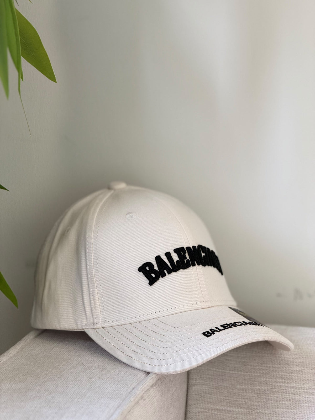 Balenciaga Embroidered-Wordmark Cap - White