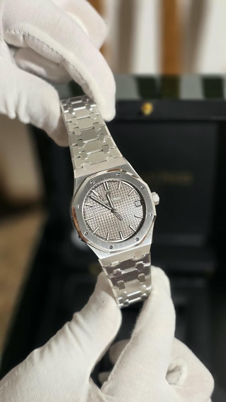Audemars Piguet Royal Oak Watch - 