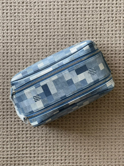 Louis Vuitton Wash Bag - Blue