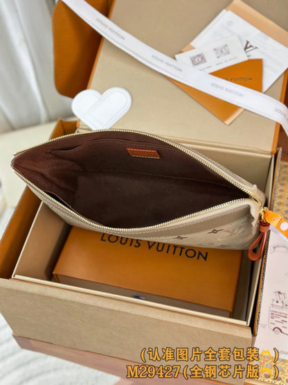 Louis Vuitton Clutch - Beige