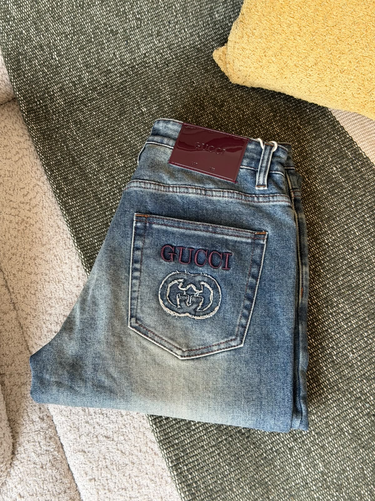 Gucci Jeans Pants Embroidered Logo - Blue