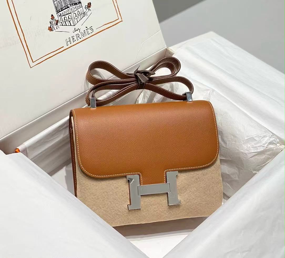 Hermès Shoulder Bag - Brown