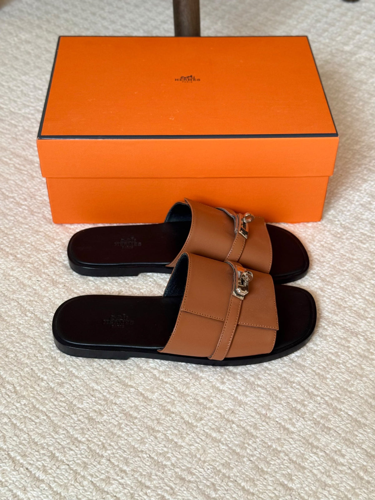 Hermès Buckle Slippers - Brown