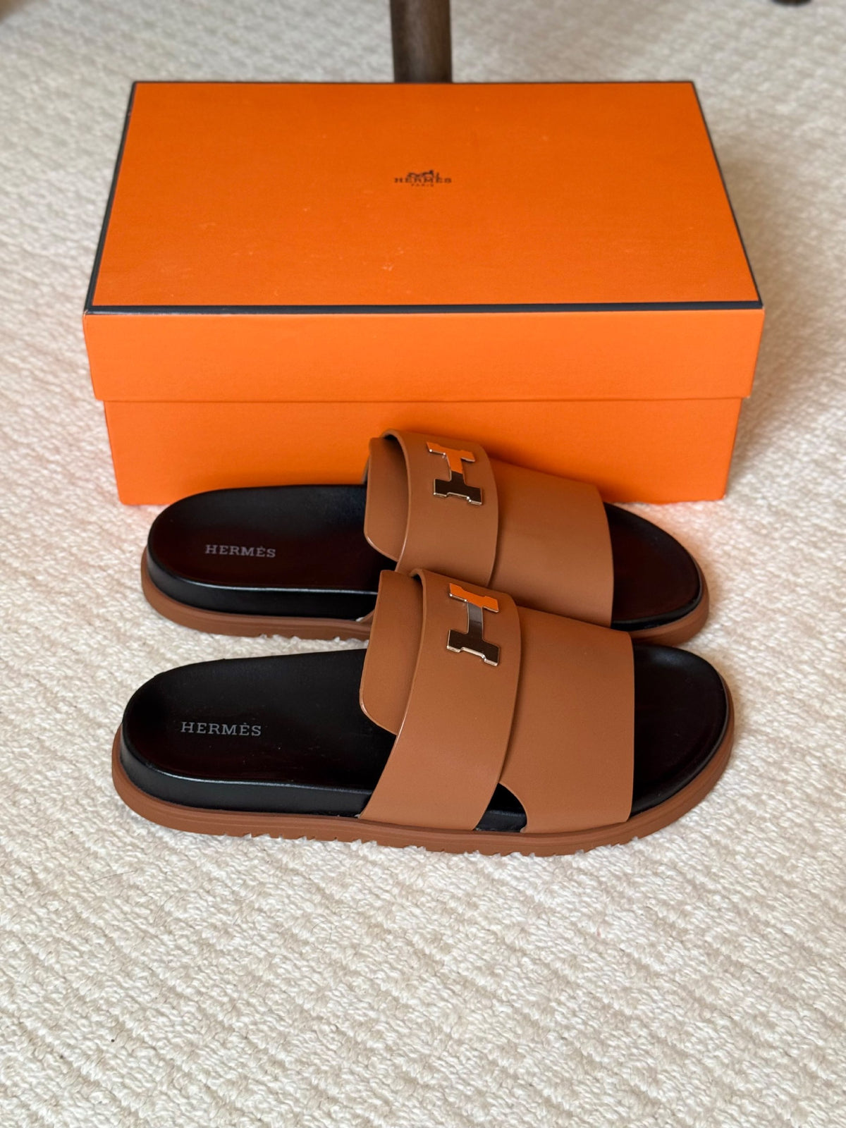 Hermès Slippers - Beige