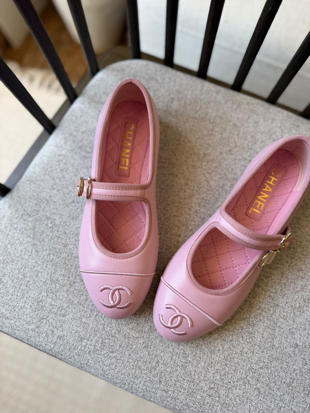 Chanel Slippers - Pink