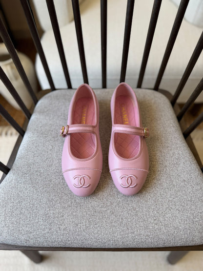 Chanel Slippers - Pink