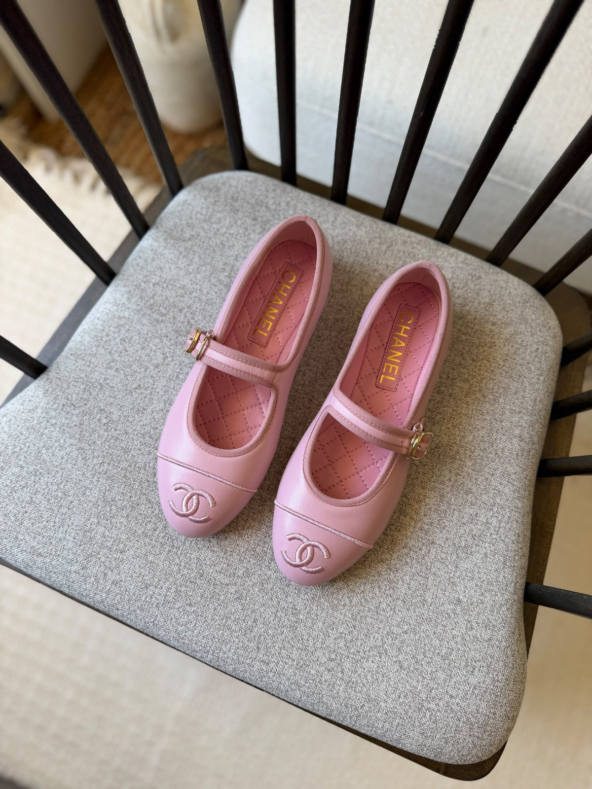 Chanel Slippers - Pink