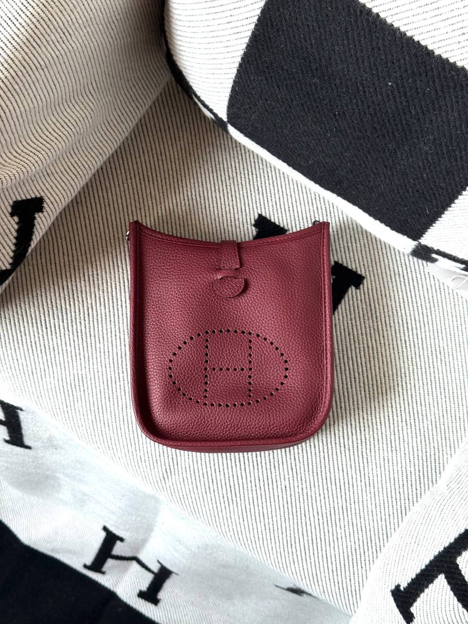 Louis Vuitton Hand Bag - 
