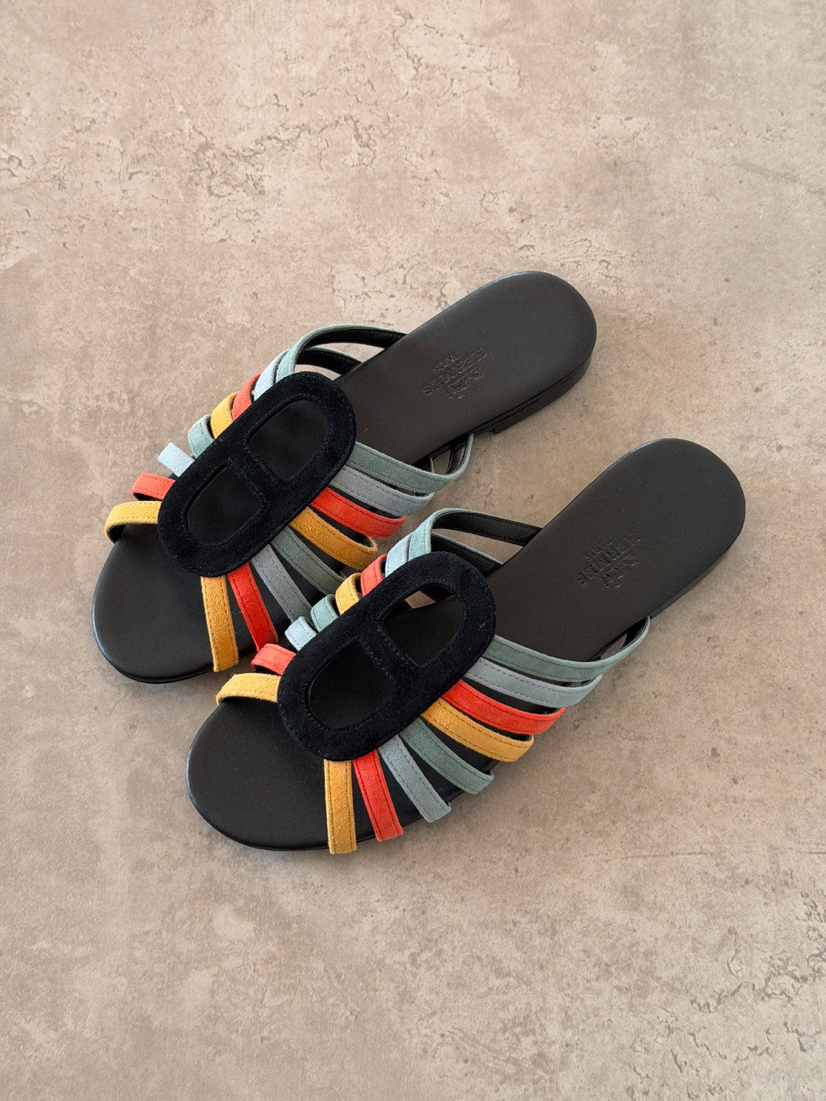 Hermès Oval-Emblem Slippers - Black & Multi
