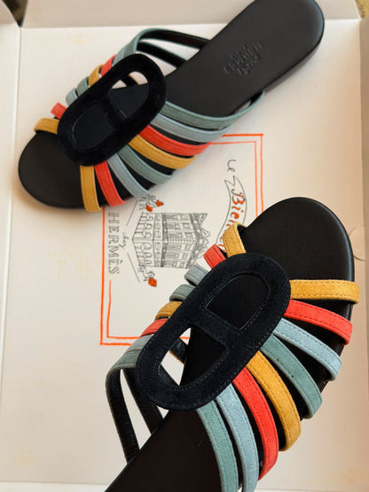 Hermès Oval-Emblem Slippers - Black & Multi