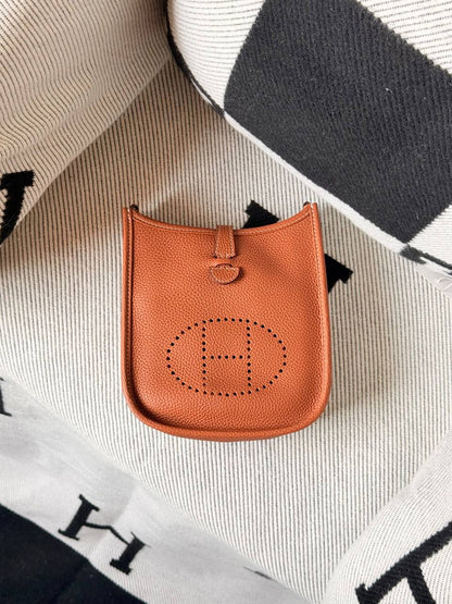 Louis Vuitton Hand Bag - 