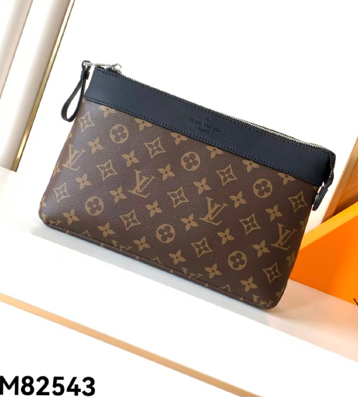 Louis Vuitton Zip Clutch - Brown Monogram