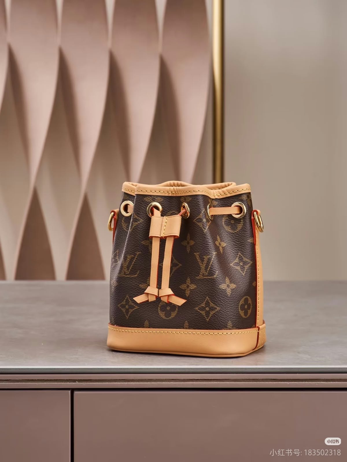Louis Vuitton Shoulder Bag - Brown