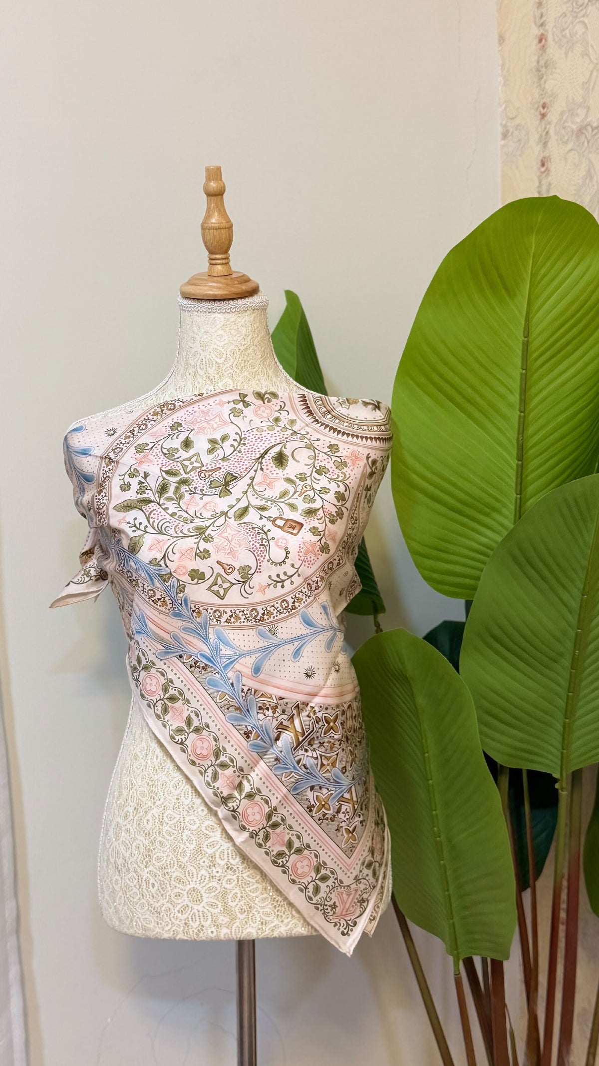 Louis Vuitton Ornamental Medallion Scarf - White
