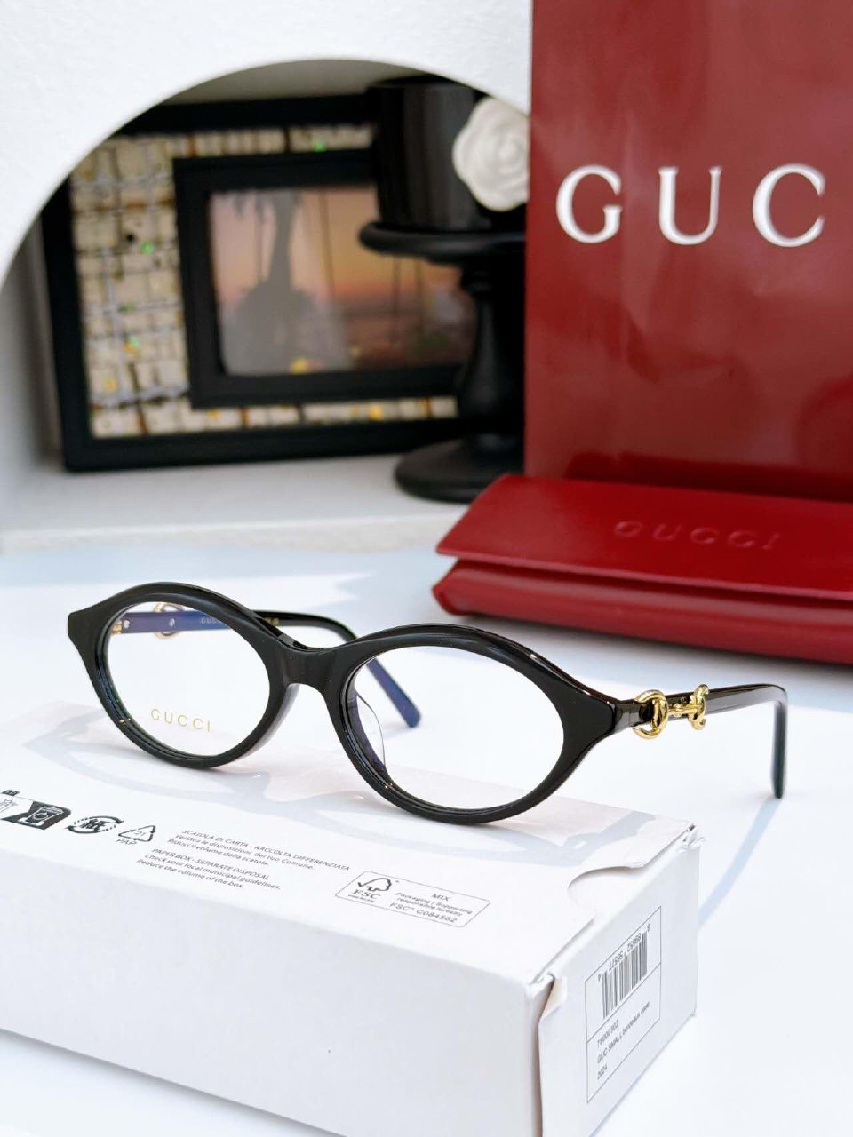 Gucci Oval Sunglasses - 