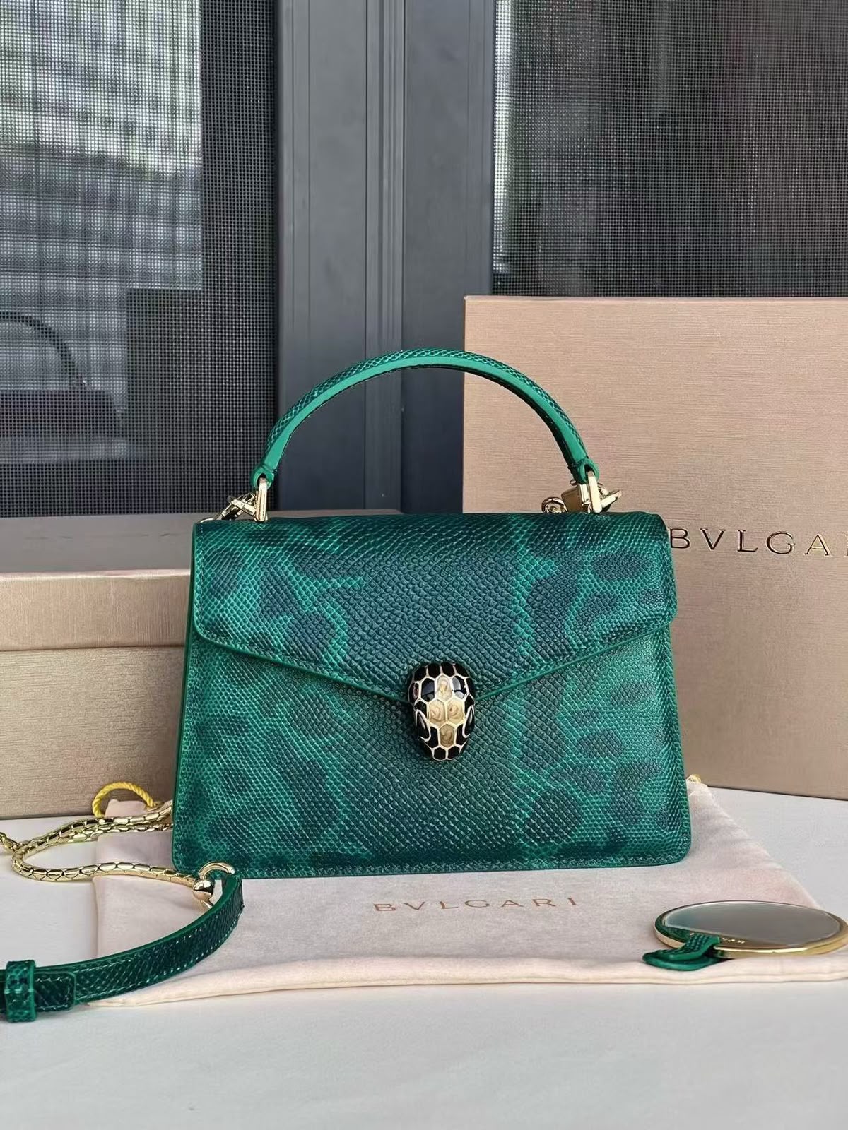 Bulgari Envelope Flap Handbag - Green
