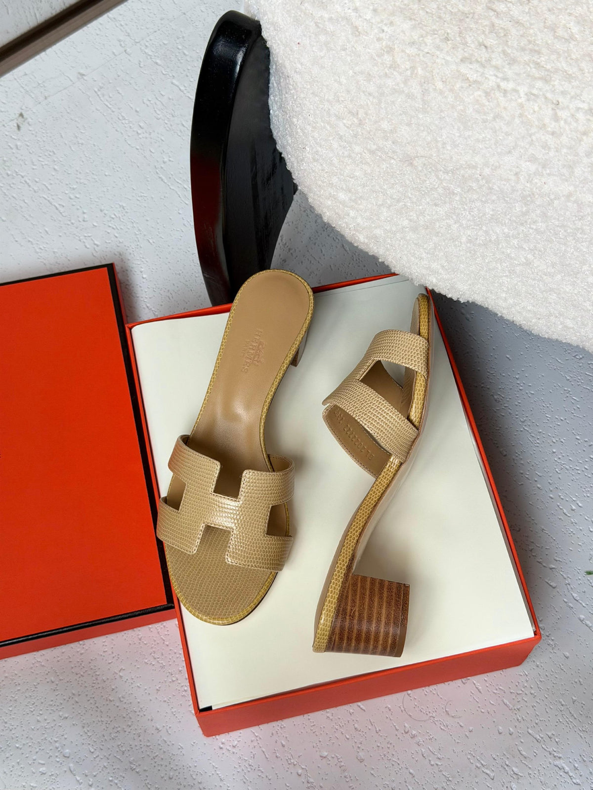 Hermès H-Cutout Heels - Beige