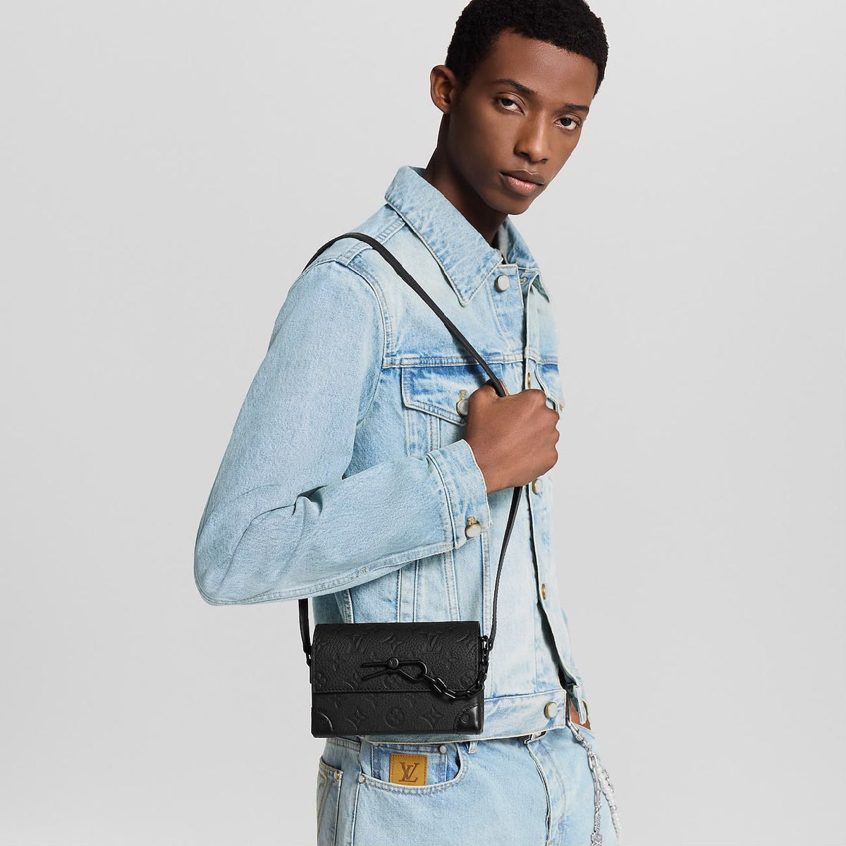 Louis Vuitton Steamer Wearable Wallet - Black