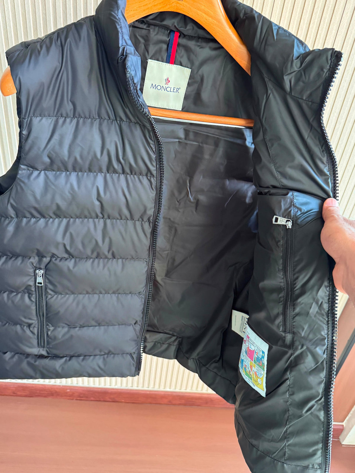 Moncler Vest - Black