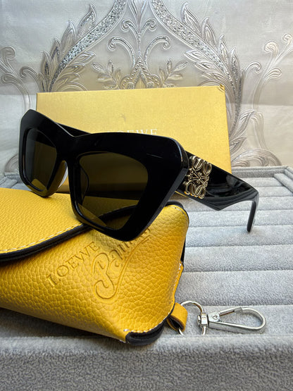 Loewe Angular Cat-Eye Sunglasses - 