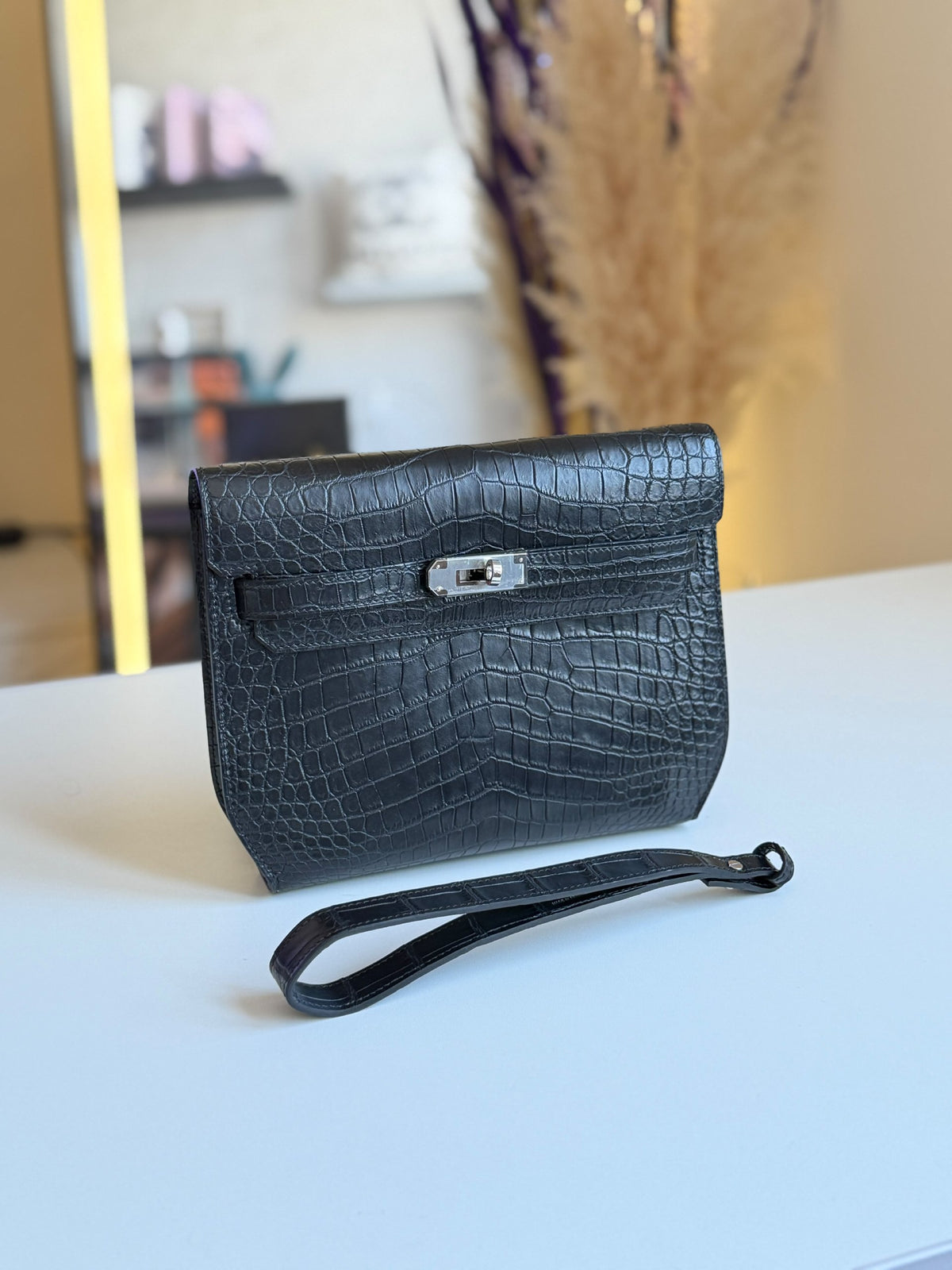 Hermès Clutch - Black Embossed
