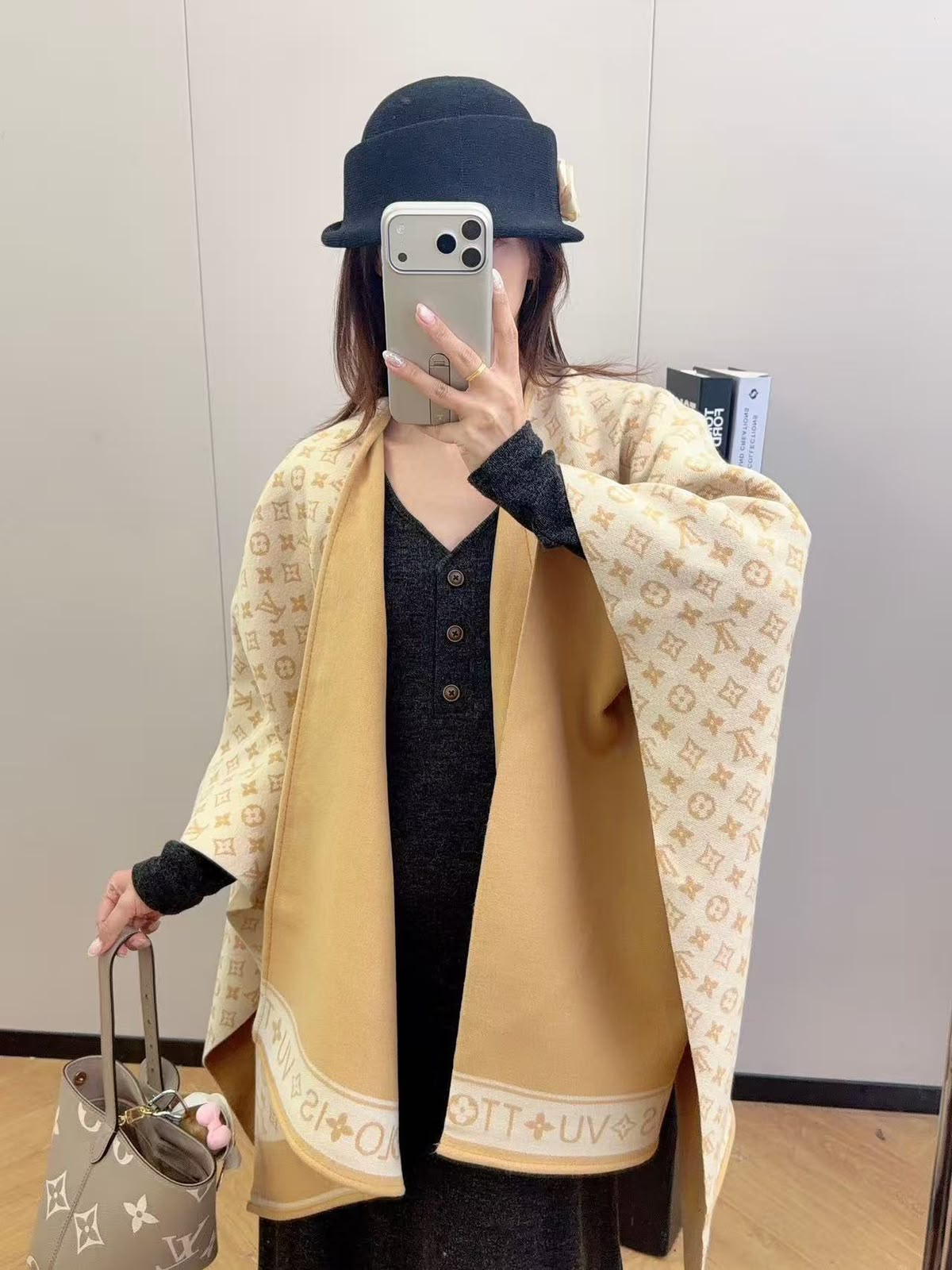 Louis Vuitton Scarf - Beige Monogram