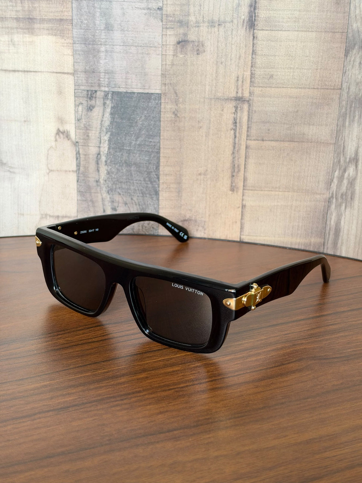Louis Vuitton Clasp-Temple Sunglasses - 