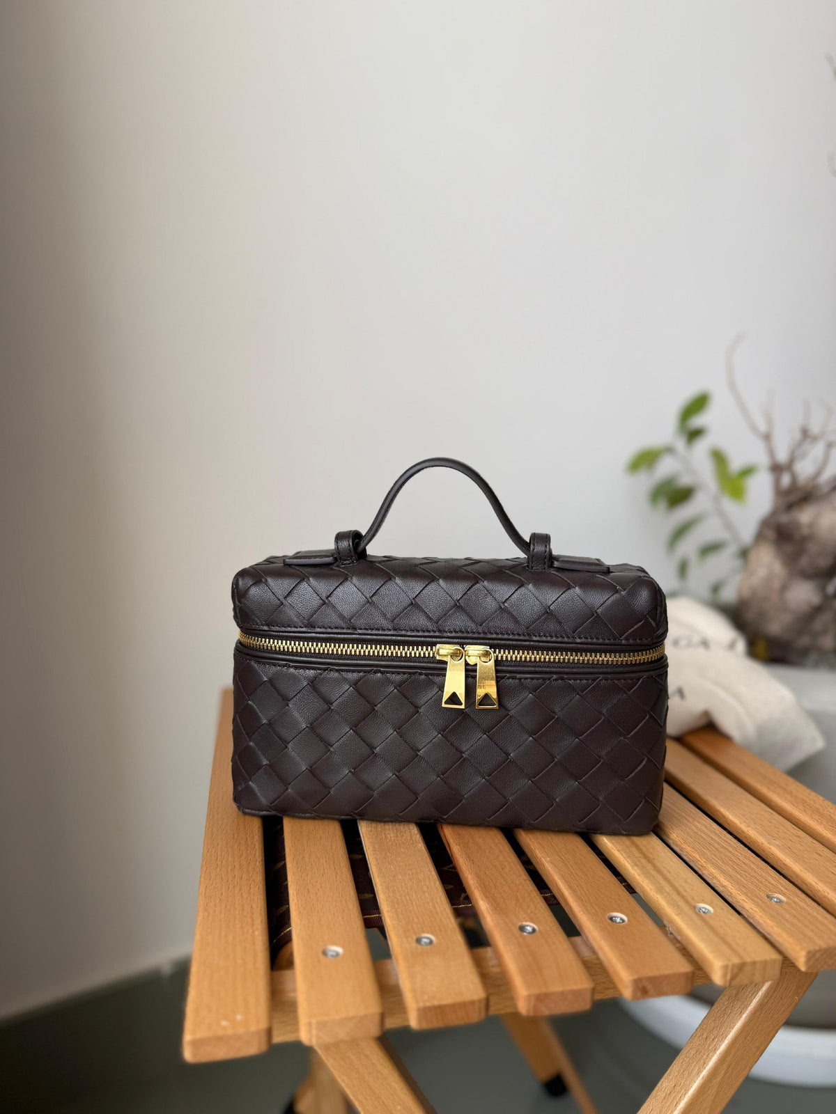 Bottega Veneta Woven Vanity Makeup Bag - Brown