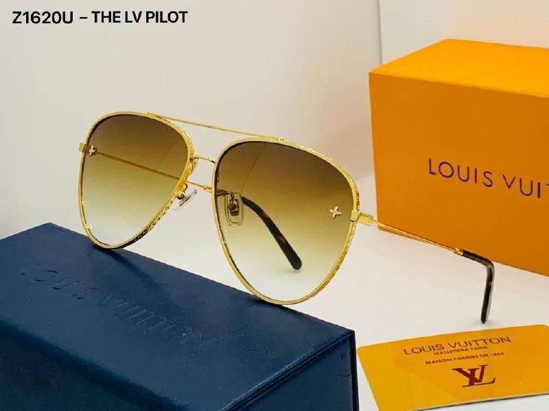 Louis Vuitton Pilot Sunglasses - 