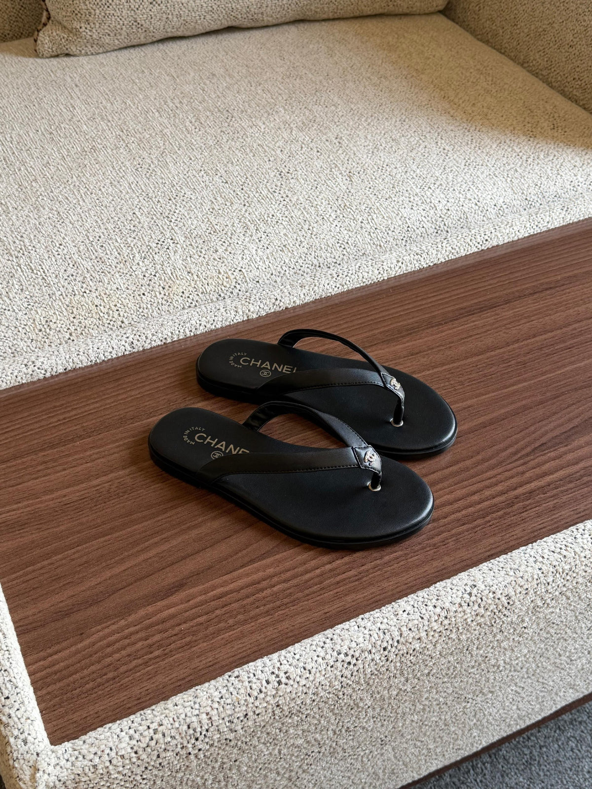 Chanel Thong Strap Slippers - Black
