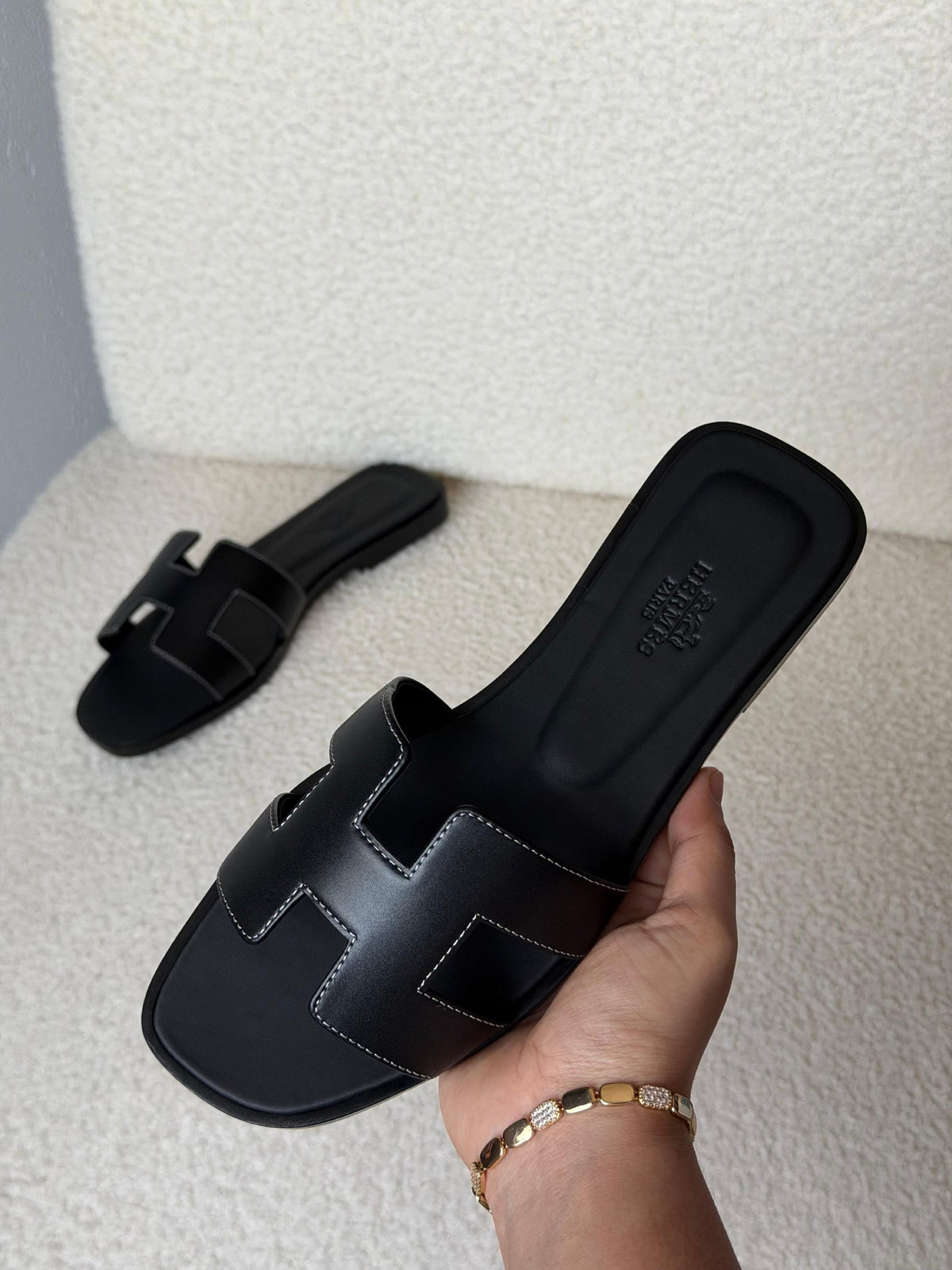Hermès Slippers - Black