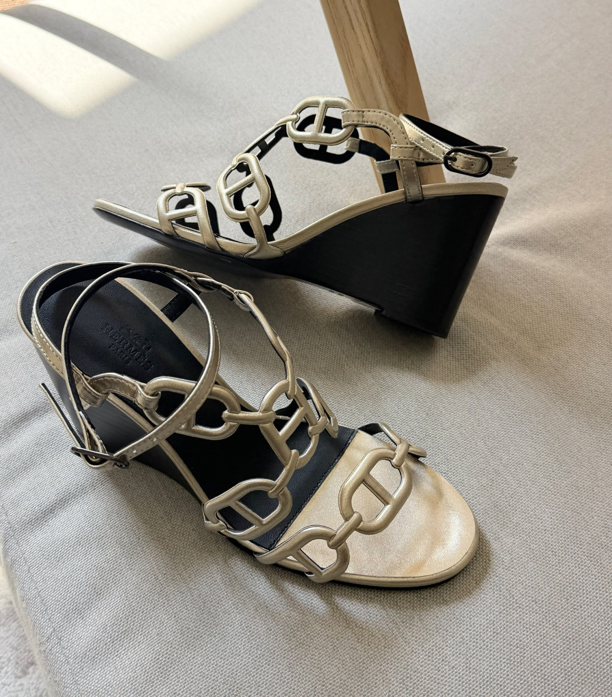 Hermès Heels - Gold, Black