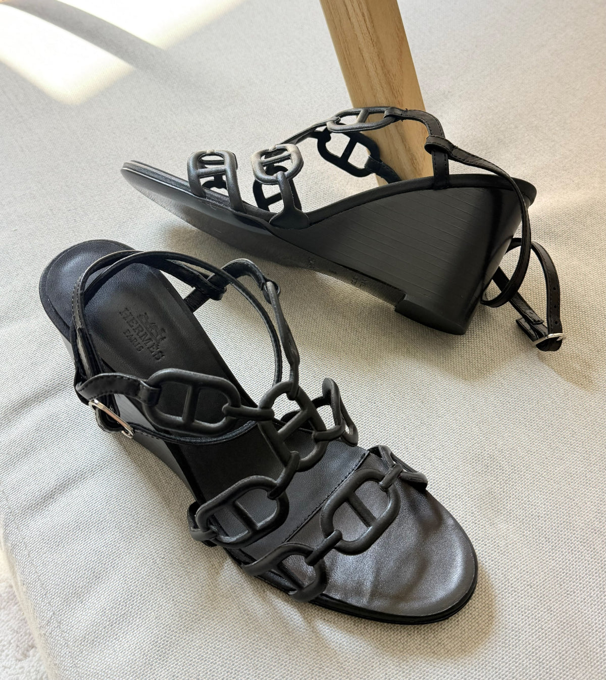 Hermès Heels - Gold, Black